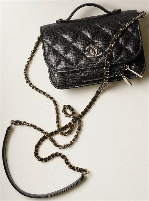 chanel clutch with chain price